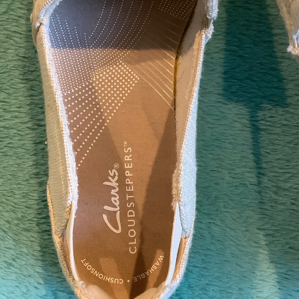 Clarks Women's Beige Cloudsteppers Loafers NWOT Size 6.5 - Picture 4 of 12
